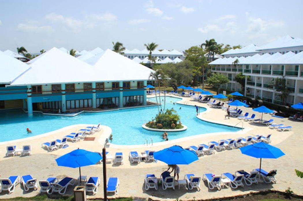 Beachfront Apt With Seaview Dining Patio Lejlighed Puerto Plata Eksteriør billede